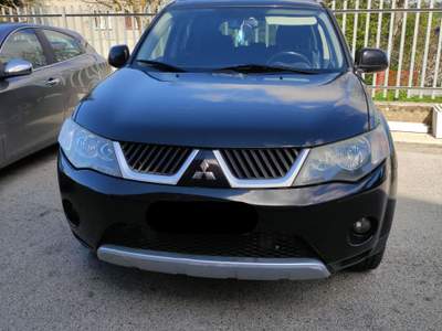 Mitsubishi Outlander Mitsubishi Outlander (Motore derivazione Audi) Nero usata Sant'Angelo dei Lombardi