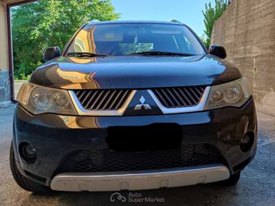 Mitsubishi Outlander Mitsubishi Outlander (Motore derivazione Audi) Nero usata Sant'Angelo dei Lombardi