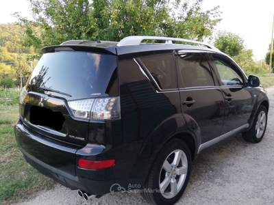 Mitsubishi Outlander Mitsubishi Outlander (Motore derivazione Audi) Nero usata Sant'Angelo dei Lombardi