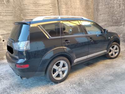 Mitsubishi Outlander Mitsubishi Outlander (Motore derivazione Audi) Nero usata Sant'Angelo dei Lombardi