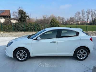 Alfa Romeo Giulietta 1.6 JTDm-2 105 CV Distinctive Bianco usata Saluzzo