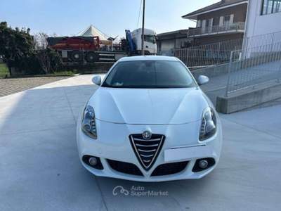 Alfa Romeo Giulietta 1.6 JTDm-2 105 CV Distinctive Bianco usata Saluzzo