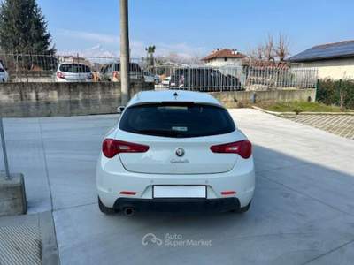 Alfa Romeo Giulietta 1.6 JTDm-2 105 CV Distinctive Bianco usata Saluzzo