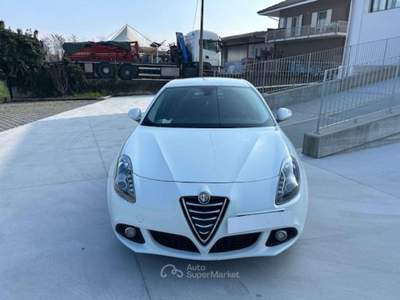 Alfa Romeo Giulietta 1.6 JTDm-2 105 CV Distinctive Bianco usata Saluzzo