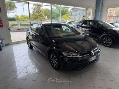 Volkswagen Polo Polo VI 2022 1.0 tsi Life 95cv Nero usata Romagnano Sesia