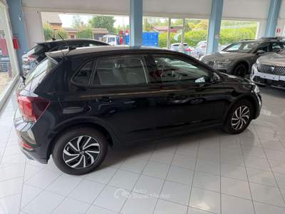 Volkswagen Polo Polo VI 2022 1.0 tsi Life 95cv Nero usata Romagnano Sesia