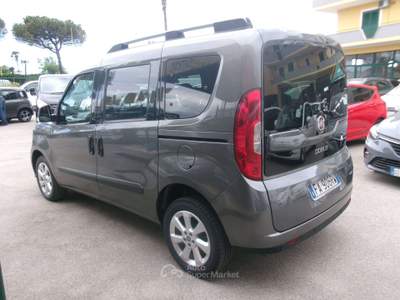 Fiat Doblò 1.6 M-JET EURO 6 LOUNGE 7 POSTI NAVI/PDC FULL OPTIONAL Grigio usata Giugliano in Campania