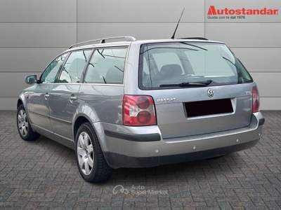 Volkswagen Passat Variant 1.9 tdi Business 130cv Grigio usata Torino