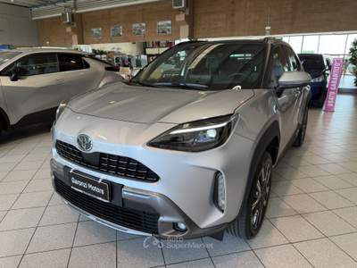 Toyota Yaris Cross 1.5H (130CV) Lounge E-CVT Nero usata Affi