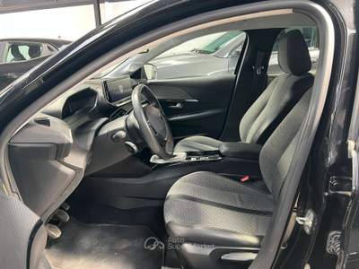 Peugeot 208 208 PureTech 100 Stop&Start 5 porte Allure Nero usata Palermo