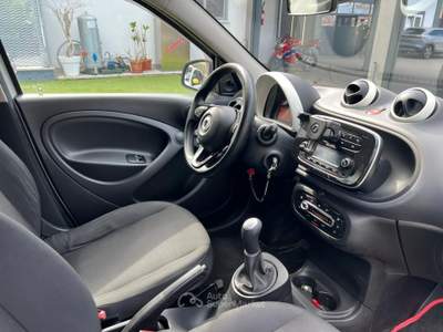 Smart ForFour 70 1.0 52kW youngster Bianco usata Palermo
