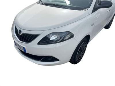 Lancia Ypsilon 1.0 FireFly 70cv Hybrid Gold Bianco usata Palermo