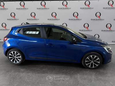 Renault Clio 1.6 Hybrid E-TECH 145 Evolution Blu/Azzurro usata Milano