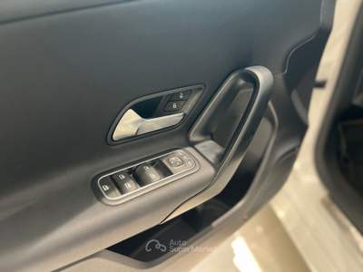 Mercedes-Benz Classe A A 180 d Automatic 4p. Business Bianco usata Palermo