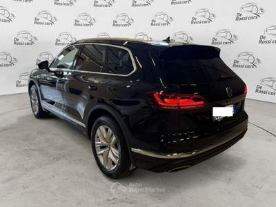 Volkswagen Touareg 3.0 V6 TDI SCR 210kW Elegance Nero usata Vedelago