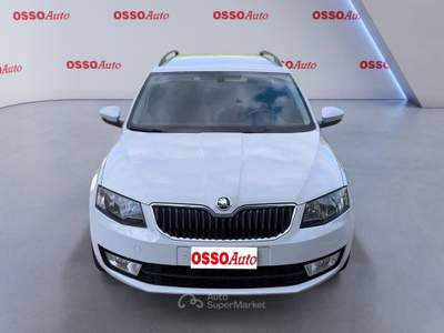 Skoda Octavia SW 1.6 TDI 110 HP AUTOMATICA COMMERCIANTI Bianco usata Udine