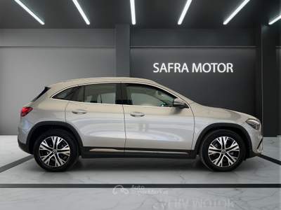 Mercedes-Benz GLA GLA 180 d Prog Advanced Argento usata Rende