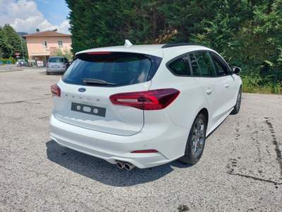 Ford Focus 1.5 Ecoblue 115cv ST -Line Auto  SW Bianco usata Bagni di Lucca