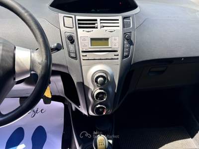 Toyota Yaris 5 porte Sol Blu/Azzurro usata Casalgrande