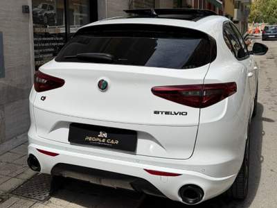 Alfa Romeo Stelvio AT8 Q4 Veloce Bianco usata Bari