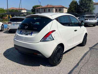 Lancia Ypsilon 1.0 FireFly 5p S&S Hybrid Ecochic Silver PROMO Bianco usata Este