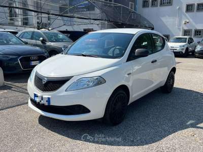 Lancia Ypsilon 1.0 FireFly 5p S&S Hybrid Ecochic Silver PROMO Bianco usata Este