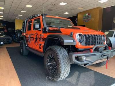 Jeep Wrangler Unlimited Sport 4x4 3,6l V6 Offroad-Umbau TRAILR Arancione usata Rho