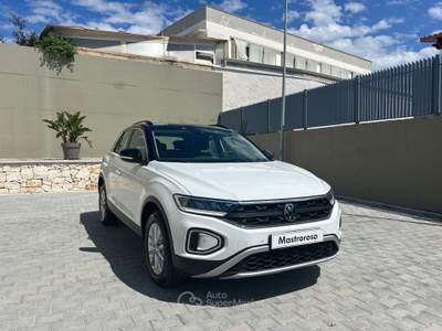 Volkswagen T-Roc SCR Life Bianco usata Monopoli