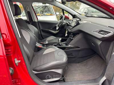 Peugeot 2008 2008 1.2 puretech t Black Matt s Rosso usata Inzago