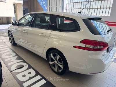 Peugeot 308 S&S SW Business Bianco usata Torino