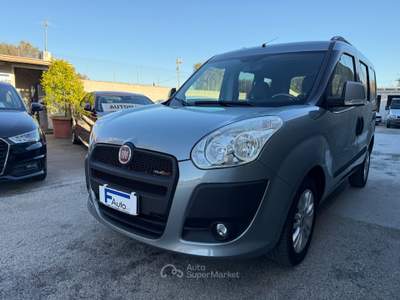 Fiat Doblò Doblo Doblò 1.6 MJT 16V Emotion,clima,sensori di parcheggio,cerchi in lega,comandi al volante,ecc. Grigio usata San Michele Salentino