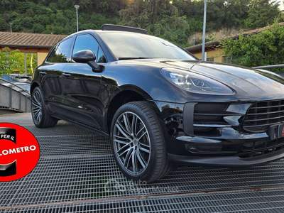 Porsche Macan 2.0 245 CV MY 20 TETTO PASM PDK PDLS CAMERA TAGL PORSCHE 21" Nero usata Roma