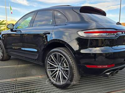 Porsche Macan 2.0 245 CV MY 20 TETTO PASM PDK PDLS CAMERA TAGL PORSCHE 21" Nero usata Roma