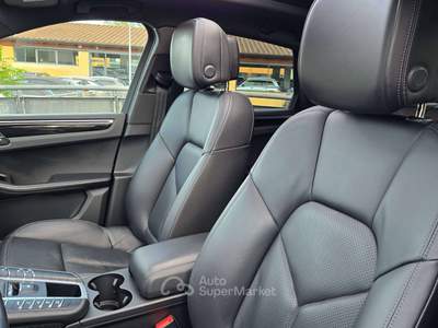 Porsche Macan 2.0 245 CV MY 20 TETTO PASM PDK PDLS CAMERA TAGL PORSCHE 21" Nero usata Roma