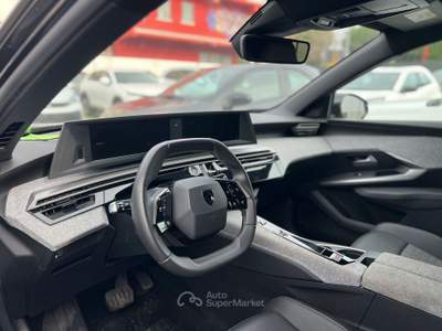Peugeot 3008 3008 Hybrid 145 e-DCS6 Allure Nero usata Palermo
