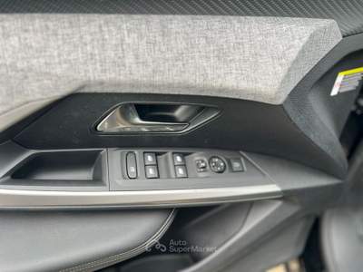 Peugeot 3008 3008 Hybrid 145 e-DCS6 Allure Nero usata Palermo