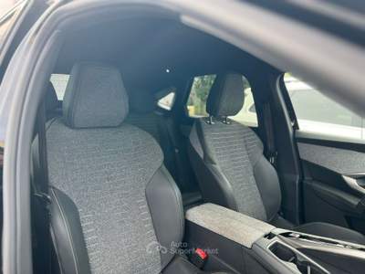 Peugeot 3008 3008 Hybrid 145 e-DCS6 Allure Nero usata Palermo