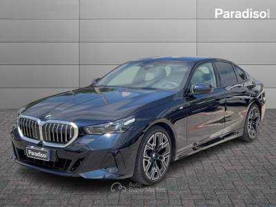BMW Serie 5 520d 520d - BERLINA - 48V | XDRIVE - MSPORT - 2023 Nero usata Lamezia Terme
