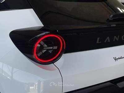 Lancia Ypsilon 1.2 HYBRID - 110CV - LX | 2024 - EDCT Bianco usata Lamezia Terme