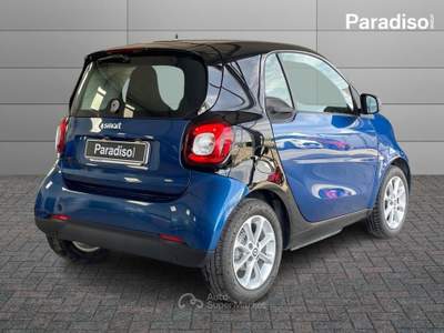 Smart ForTwo eqPASSION - 4,6kW | 56CV | 2019 Blu/Azzurro usata Lamezia Terme