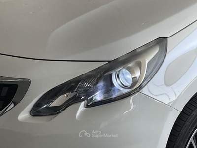 Peugeot 2008 1.6 BLUEHDI - 100CV | ALLURE - 2018 Bianco usata Lamezia Terme