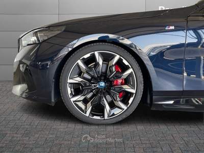 BMW i5 M60 XDRIVE 2023 - KM0 | 601CV | MPERFORMANCE Nero usata Lamezia Terme