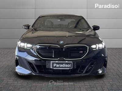 BMW i5 M60 XDRIVE 2023 - KM0 | 601CV | MPERFORMANCE Nero usata Lamezia Terme