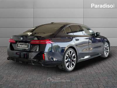 BMW i5 M60 XDRIVE 2023 - KM0 | 601CV | MPERFORMANCE Nero usata Lamezia Terme