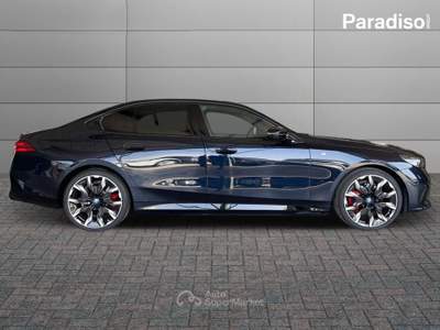 BMW i5 M60 XDRIVE 2023 - KM0 | 601CV | MPERFORMANCE Nero usata Lamezia Terme