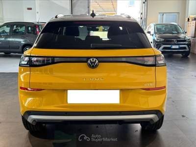 Volkswagen T-Roc 2ª serie 1.5 eTSI ACT DSG Life Giallo usata San Vitaliano