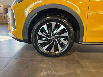 Volkswagen T-Roc 2ª serie 1.5 eTSI ACT DSG Life Giallo usata San Vitaliano