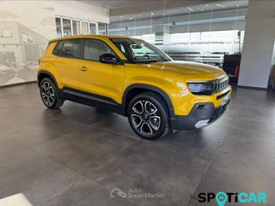 Jeep Avenger 1.2 Turbo 100 CV Summit Giallo usata San Vitaliano