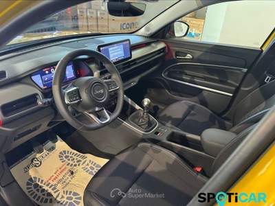 Jeep Avenger 1.2 Turbo 100 CV Summit Giallo usata San Vitaliano