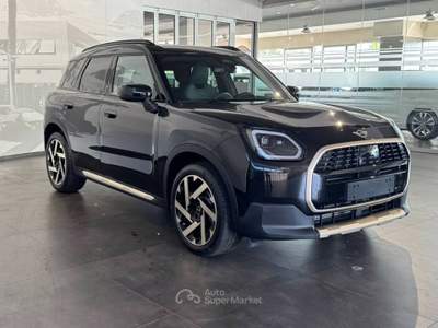 MINI Countryman C 48V Favoured Nero usata San Vitaliano